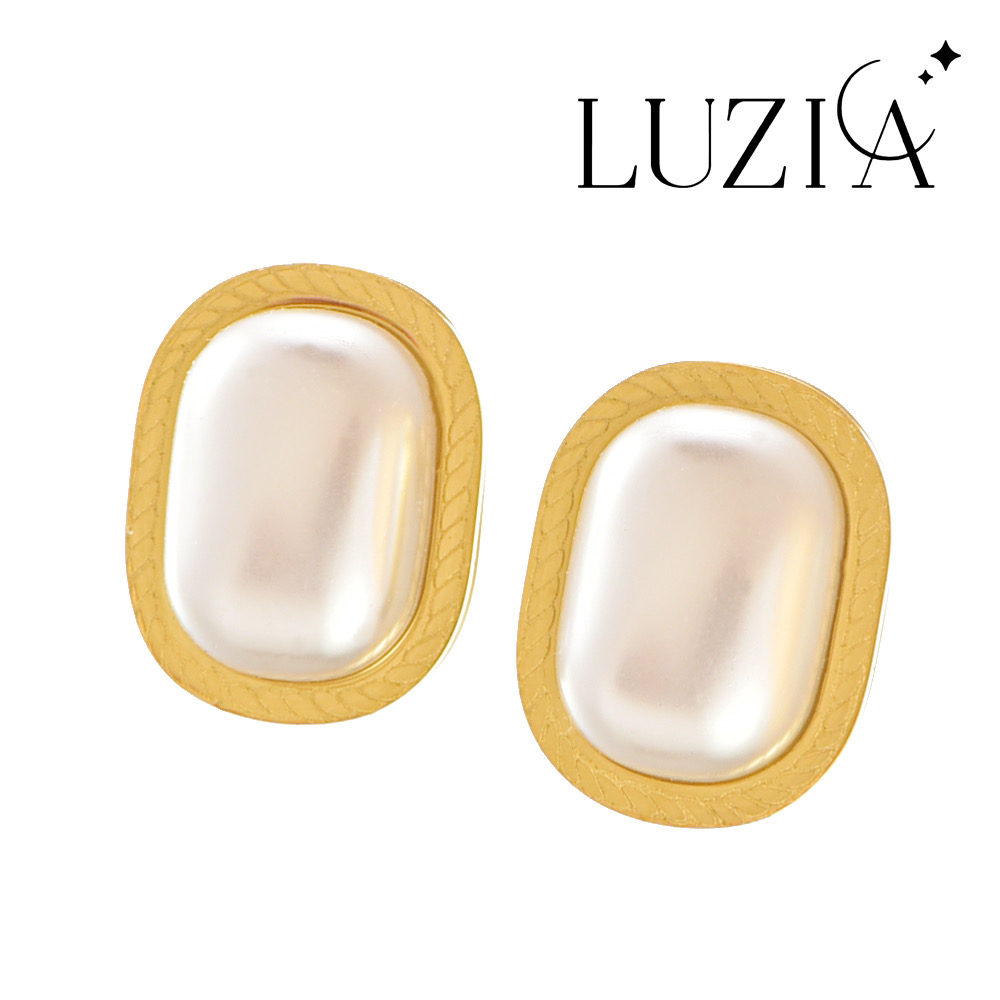 Pearl Earring