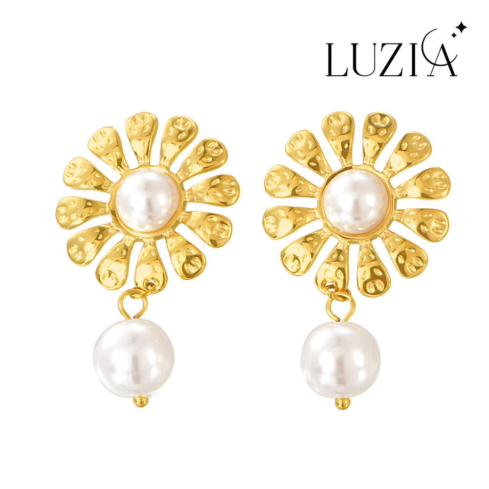 Pearl Earring
