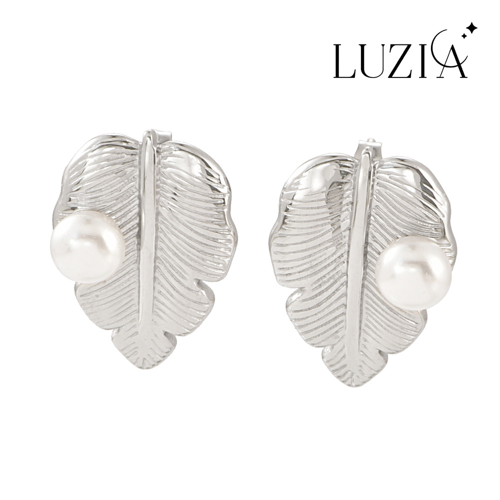Pearl Earring